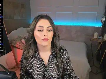 KylieMellow  live sex cam