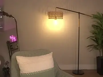 Mysticxkitty  live sex cam