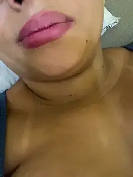 Ravennaliz  live sex cam