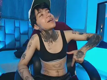 Hottiesjuls  live sex cam