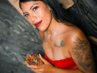 KymCorzo  live sex cam