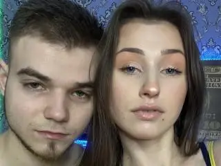 VikkiAndGeorge  live sex cam