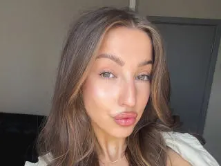 Kitkata  live sex cam