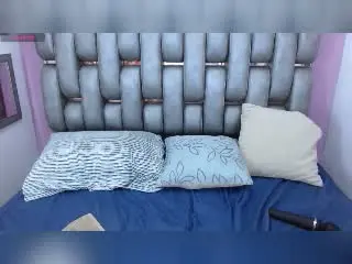 RebeccaMils  live sex cam