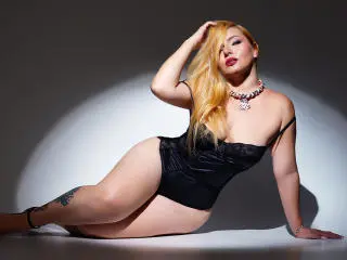 RoxannEmilss  live sex cam