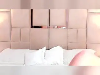 ArianaLu  live sex cam