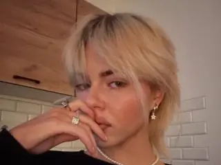ArnettaNazario  live sex cam