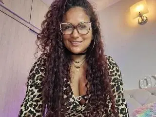 YiyaHot69  live sex cam