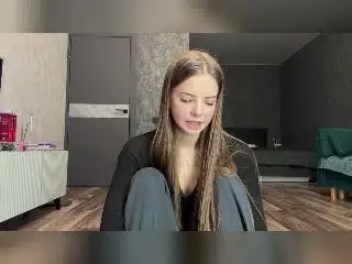 EllaBurgoyne  live sex cam