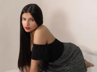 LaureneLove  live sex cam