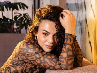 MissSunnyShine  live sex cam