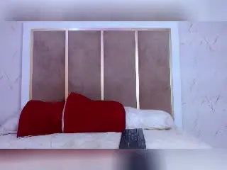 MilyLiams  live sex cam