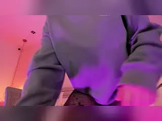 LaraHarvey  live sex cam