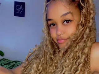 EloCherie  live sex cam