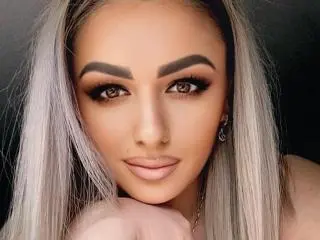 LuxxxuryIra  live sex cam