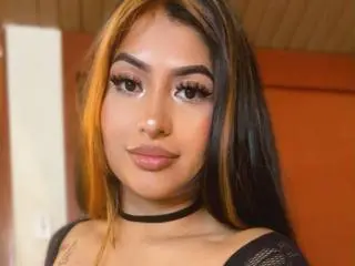 ZarayWhitMoreLove  live sex cam