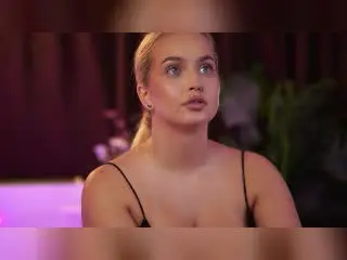 ElyssaWetX  live sex cam