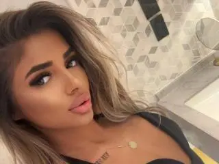 CrisstyBlair  live sex cam