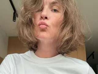 OrnellaNiksa  live sex cam