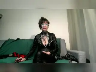 MaitresseElsa  live sex cam