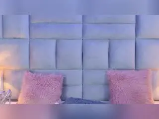 LindaMancini  live sex cam