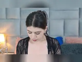 LindaMancini  live sex cam