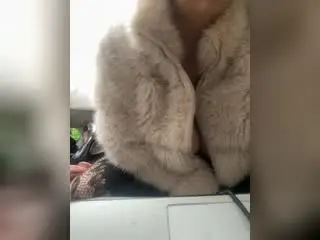 EmiliaFrench  live sex cam