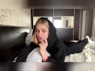 CleliaMarchak  live sex cam