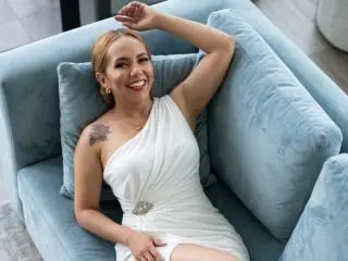 AmberDillucca  live sex cam