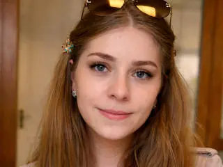 SoftlySabrina  live sex cam