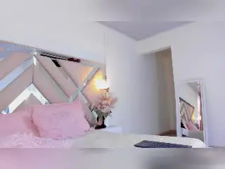 ChanelBrouw  live sex cam