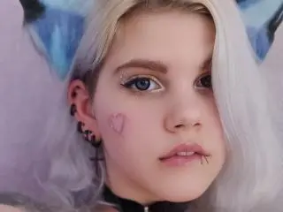 JoannLowe  live sex cam