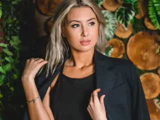 VictoriaRay  live sex cam