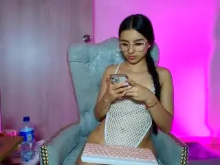 MilanMoon  live sex cam