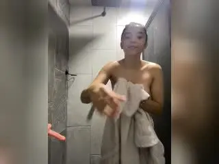 MilanMoon  live sex cam