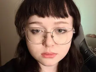 TarshaBrosi  live sex cam