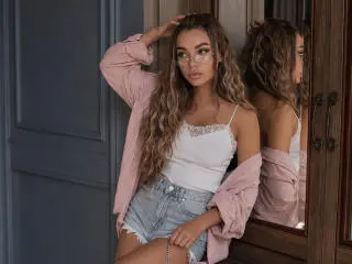 Niferttiti  live sex cam