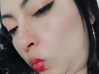 ErikaLaJuicy  live sex cam