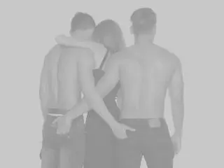 IssaLunaCrinst  live sex cam