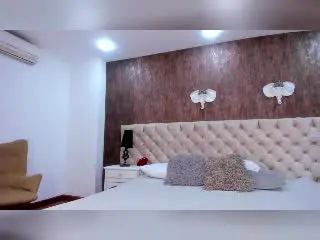 DaimondJohnson  live sex cam