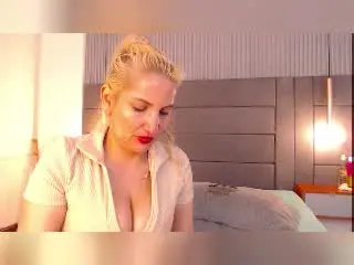 GiuliaAddams  live sex cam