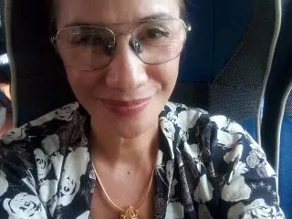 MatureDominique  live sex cam