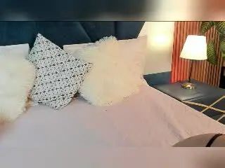 ThaliaCollins  live sex cam