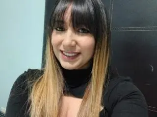 RoxanneBlair  live sex cam