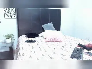 RoxanneBlair  live sex cam