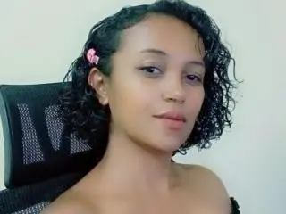 SuperYara  live sex cam