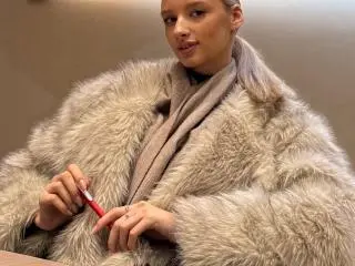 RoseComstock  live sex cam