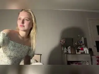 NievesMegee  live sex cam