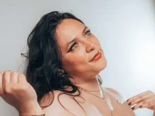 BiancaHottiest  live sex cam