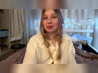 OuidaMcgrane  live sex cam